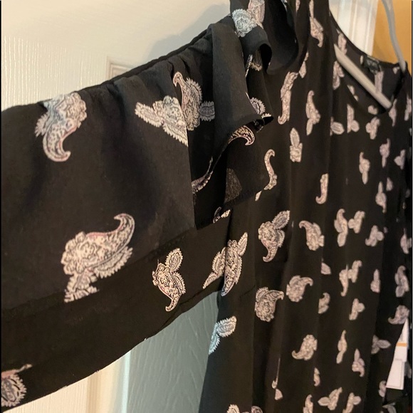 Blouse - Picture 2 of 5